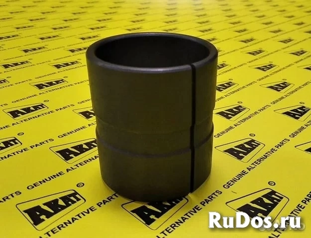 Втулка Komatsu 37B-09-54006 фотка