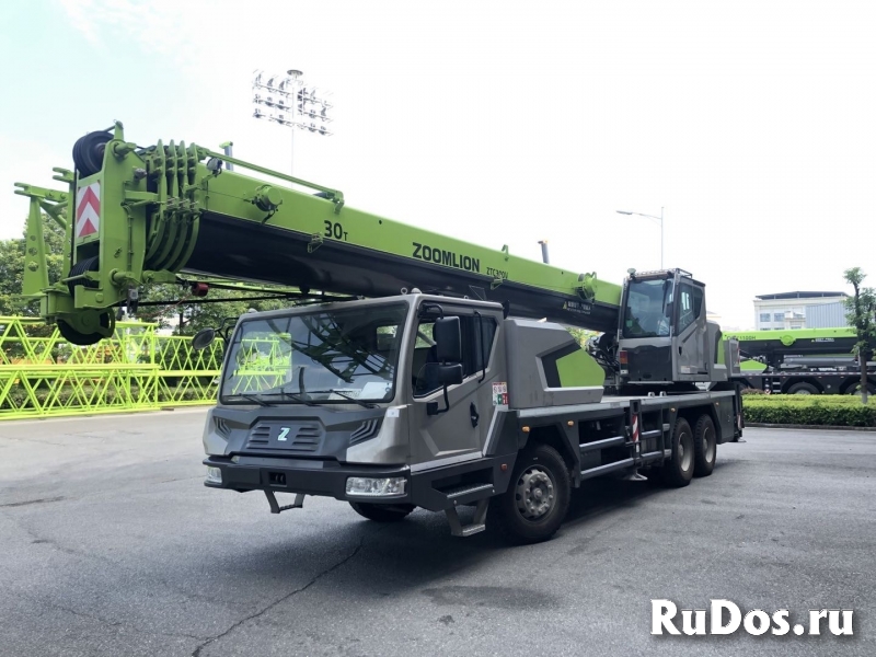 Автокран ZOOMLION ZTC300V, 6х4, Euro V фото