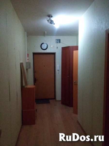 Сдам большую однокомнатную квартиру в новом доме. изображение 3