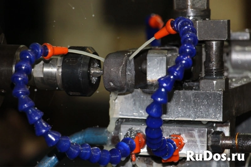 Пластиковые Российские шарнирные трубки для подачи сож. Российски фото