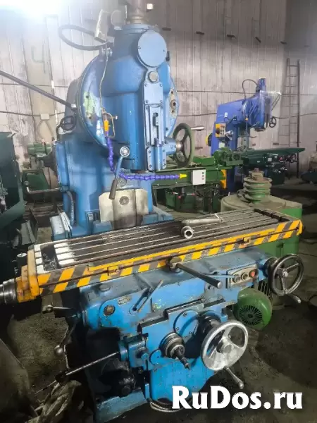 6М12ПБ станок вертикальный консольно-фрезерный повышенной точности продам. изображение 4