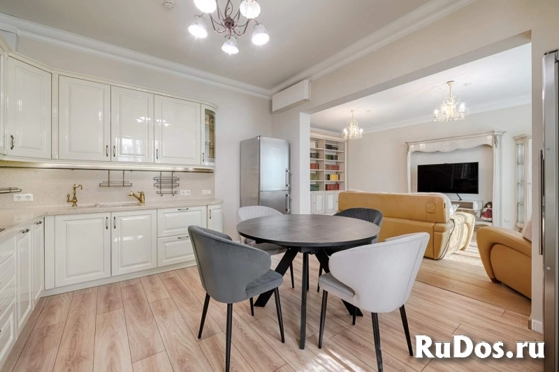 Продам 4 комнатную квартиру 146 м2 изображение 3