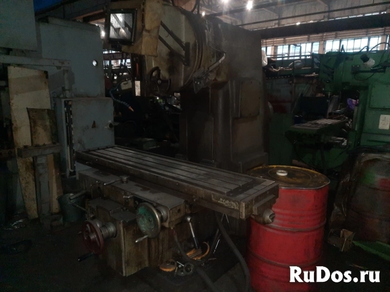 Вертикально-фрезерный станок ВМ127 фотка