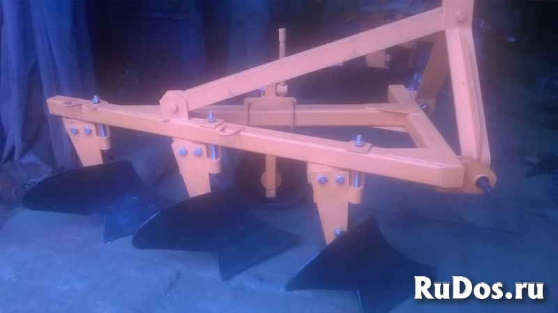 Плуг трехкорпусный модели ПЛ-25х3с захватом 25 см на один корпус изображение 3