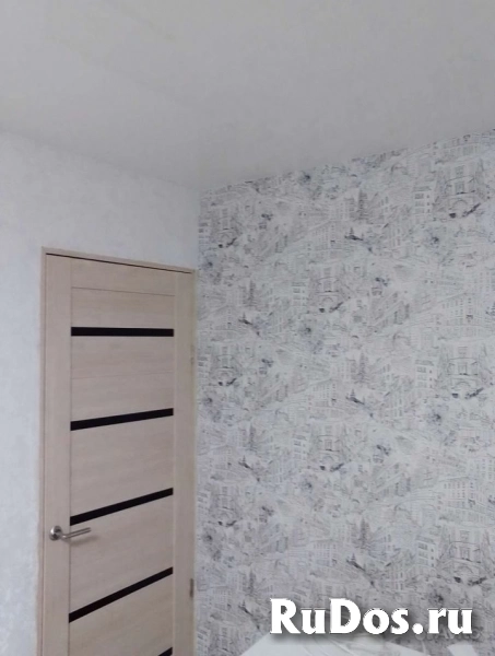 Поклейка обоев эконом фото