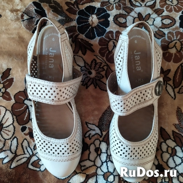 Продаю женские туфли изображение 6