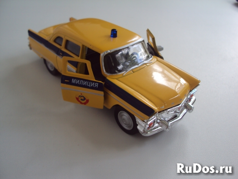 Автомобиль Газ-13 "Чайка" Милиция   изображение 4