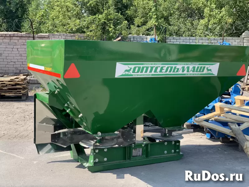Разбрасыватель минеральных удобрений РУМ 1050л Стандарт Оптсельмаш изображение 3