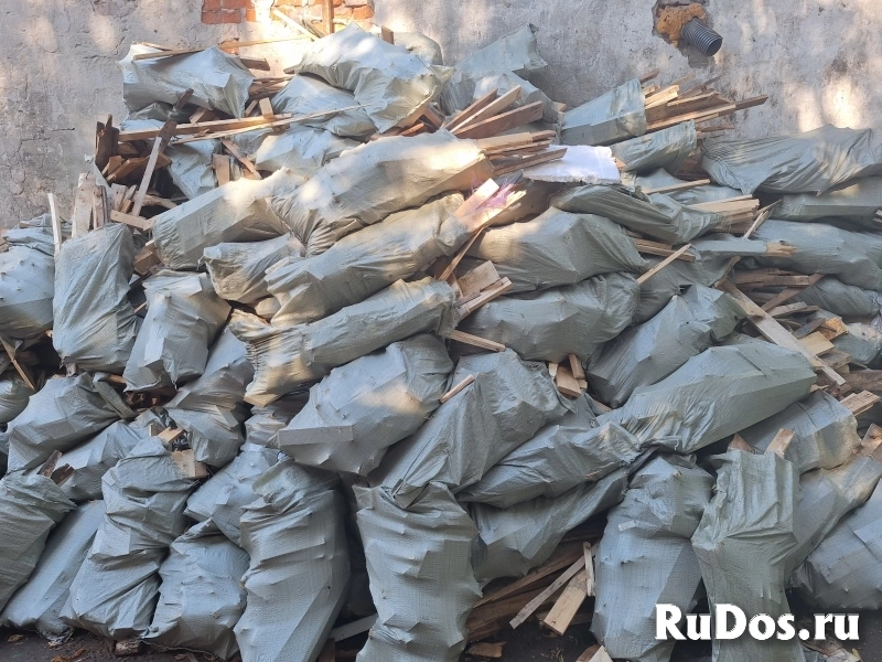 Дрова,обрезки досок в мешках фото