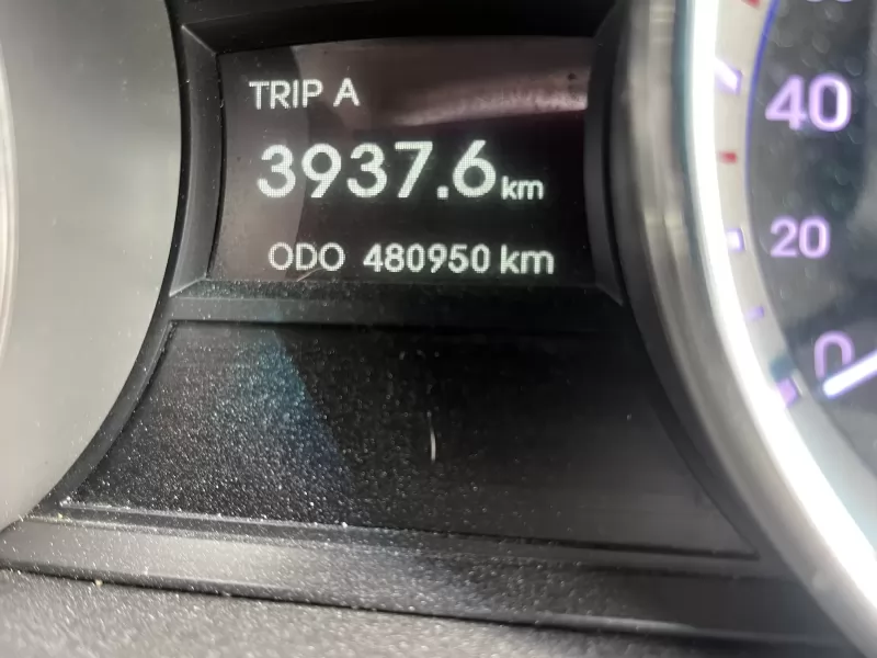 Продам HYUNDAI SONATA  2,4АТ  2010 фотка