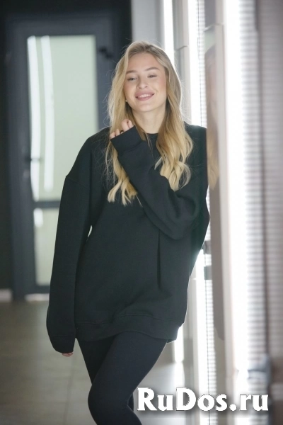 Удлиненный свитшот оверсайз изображение 4