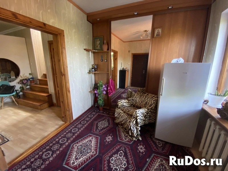 Добротный дом в черте города изображение 5