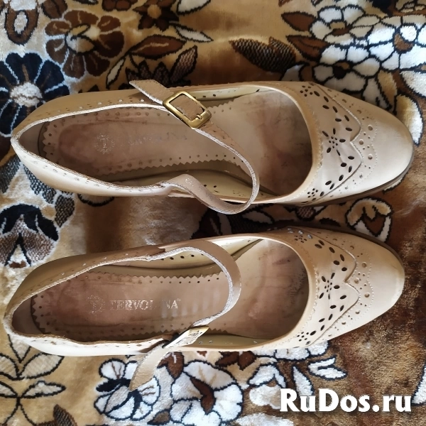 Продаю женские туфли изображение 4