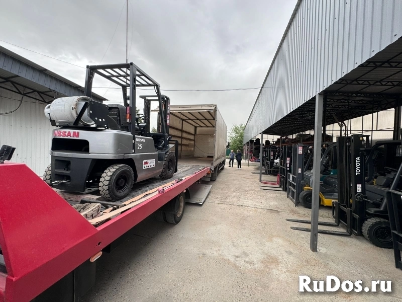 Вилочные погрузчики б/у из Японии изображение 5