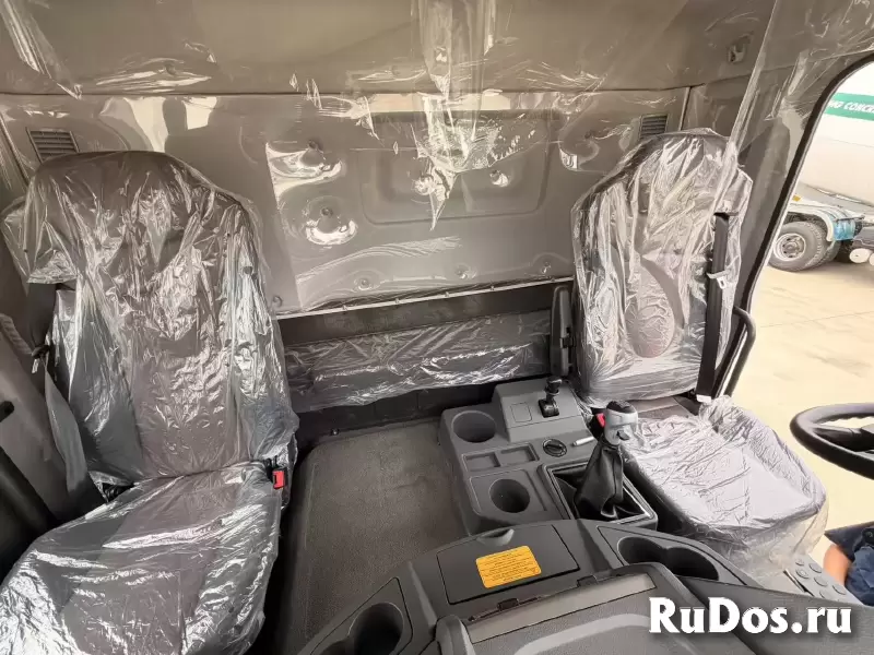 автобетоносмеситель XCMG 8x4 XGA5311GJBD5WES изображение 5