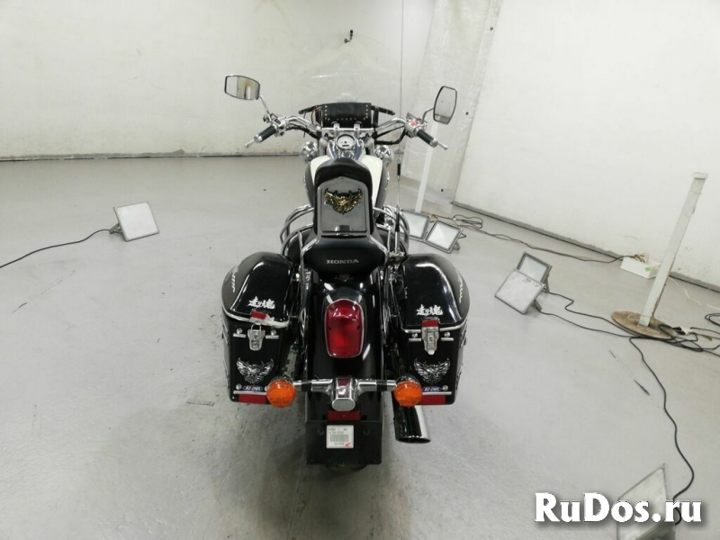 Мотоцикл круизер Honda Shadow 750 рама RC44 боковые мотокофры изображение 4