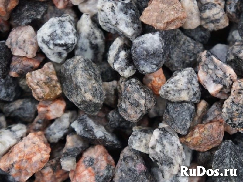 Гранитный щебень 20-40 фото