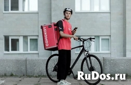 Курьер доставки для Самоката фото