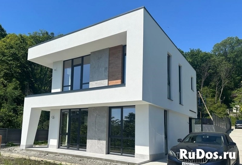 Шикарный коттедж напротив аэропорта фото