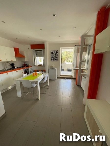 Вилла для отдыха на морском курорте Анцио в Италии изображение 5