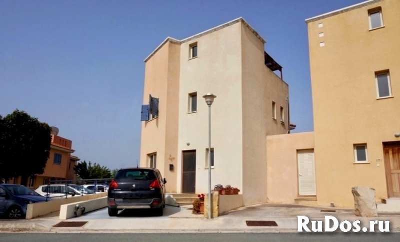 Смежный 2-спальный дом с террасой на крыше в районе Пафоса-Кипр фото