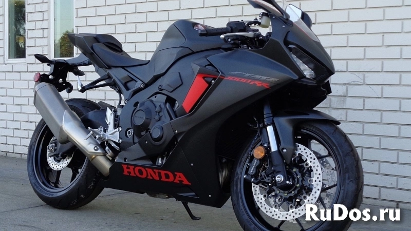2017 HONDA CBR1000RR фото