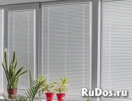 ЖАЛЮЗИ ГОРИЗОНТАЛЬНЫЕ НА ПЛАСТИКОВЫЕ ОКНА ПОД ВАШ РАЗМЕР ОКНА В ХАБАРОВСКЕ фотка