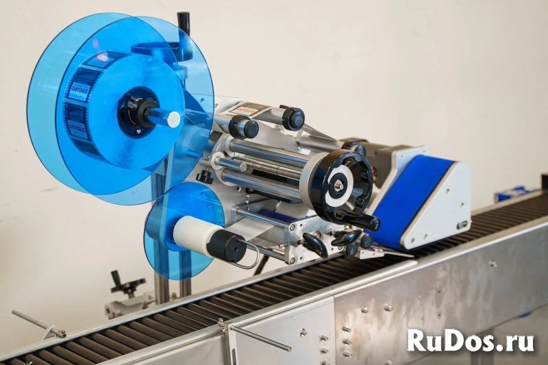 Автоматический этикетировщик ЭМ05.06 с вертикальной подачей 150 шт/мин изображение 3