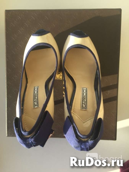 Туфли Kaprici новые 35 размер лаковые бежевые платформа топ изображение 4