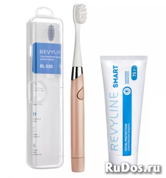 Зубные щетки Revyline RL030 в бежевом цвете и зубная паста фото
