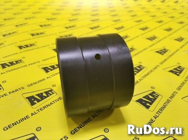 Втулка Komatsu 37B-09-4C064 фотка