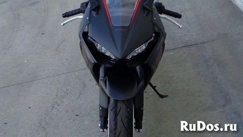 2017 HONDA CBR1000RR изображение 3