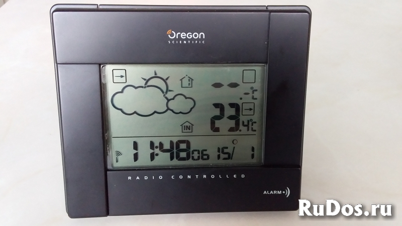 настольные часы-будильник электронные бу в хор. состоянии фото