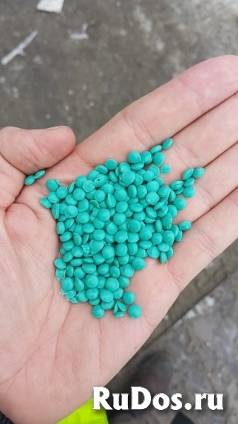 Продам Полиэтилен низкого давления (ПНД)-зеленого цвета гранулиро фотка