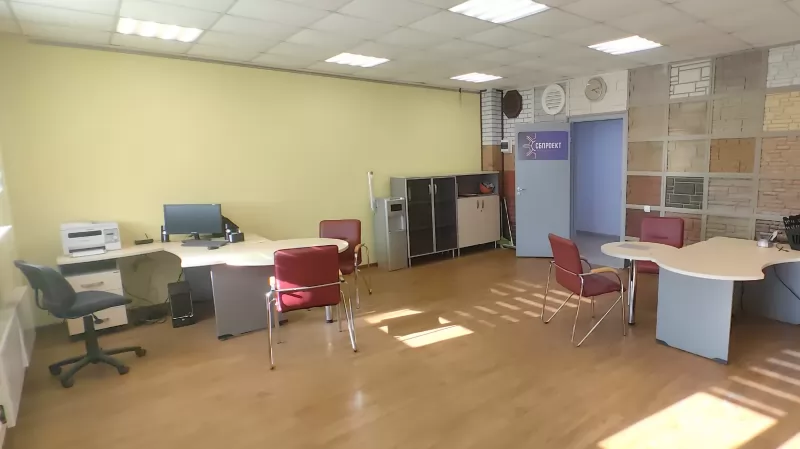 Офис 38,4 м² с мебелью и оргтехникой на Калинина фотка