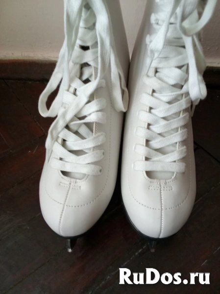 Коньки женские Kristina Larsen 41 р. Новые. фото