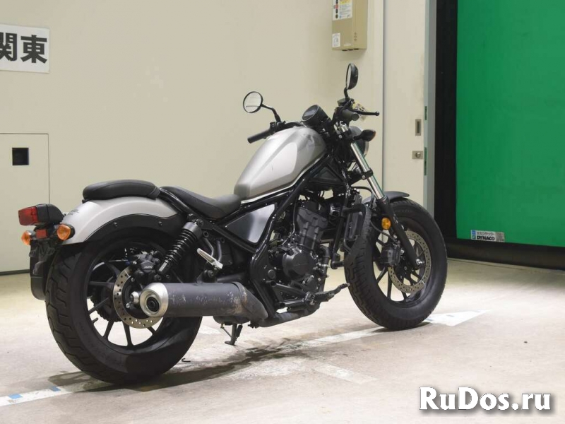 Мотоцикл круизер Honda Rebel 250 рама MC49 боковая мотосумка 2017 изображение 5