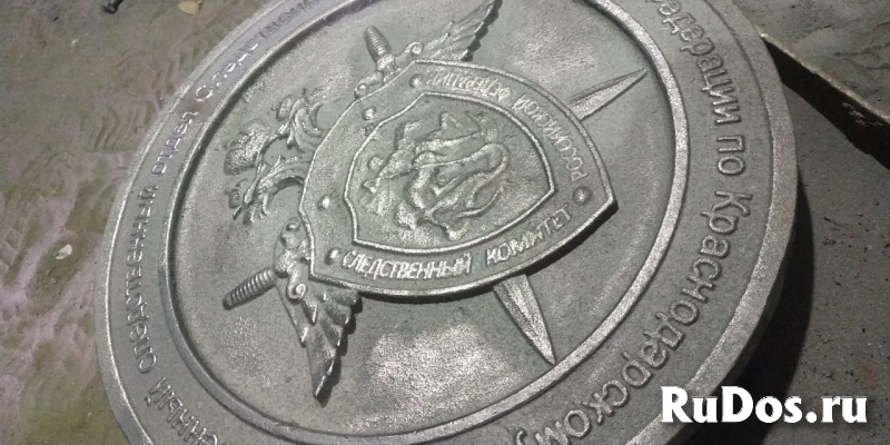 Люк чугунный с логотипом изображение 3