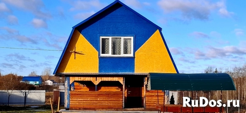 Добротный дом с банькой на высоком берегу р. Шелонь фото