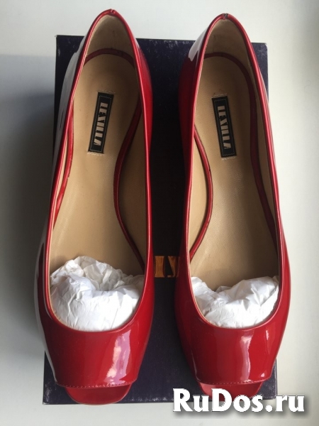 Балетки новые lesilla италия 39 размер красные лак кожа лаковая к фото