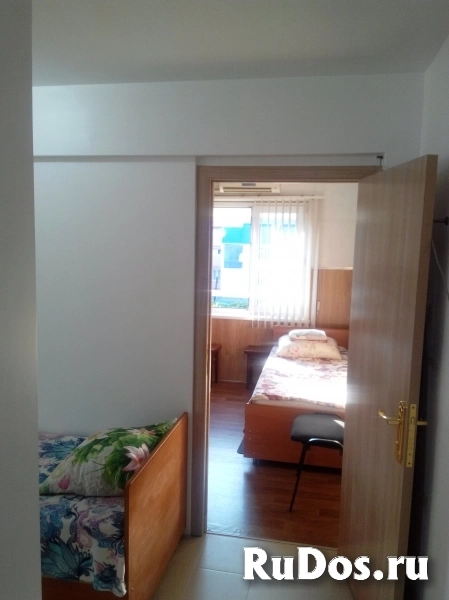 1 комнатная квартира посуточно в центре, море 200 метров изображение 4