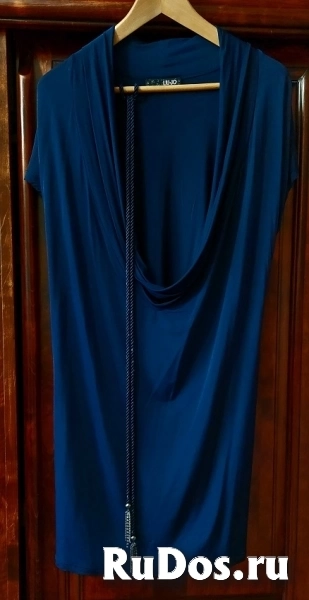 Платье -туника LIU JO , цвет тёмно - синий , размер 44-46 , с поясом .Воротник хомут. фото