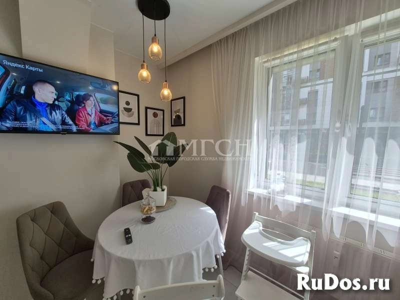 Продам 2 комнатную квартиру 58 м2 изображение 3