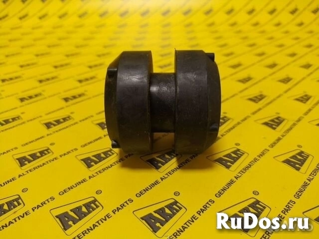 Подушка двигателя задняя Terex 6106848M91  117846A1 фотка