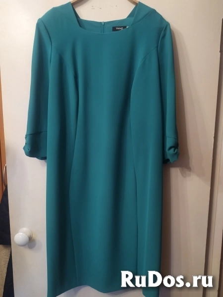 Продаю два женских платья изображение 3