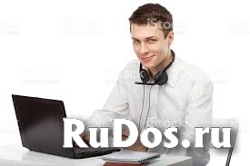 Специалист на телефон в офис. фото