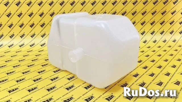 Бачок охлаждающей жидкости New Holland 84136463 изображение 5