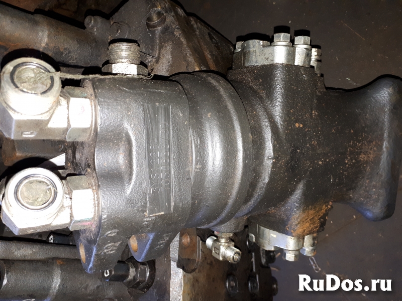 Центральный коллектор Komatsu 703-08-33651 изображение 4