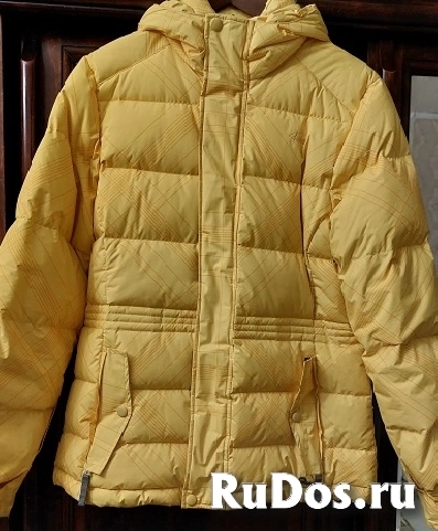 Пуховик женский Protest , б/у , в хорошем состоянии . Размер  указан на пуховике L , но идёт на наш размер - 46 . фотка