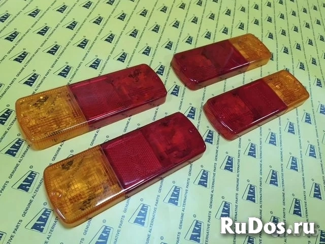 Стекло заднего фонаря JCB 700/37001 фотка